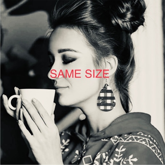 Faux Leather Teardrop Christmas Earrings - Picture 5 of 7